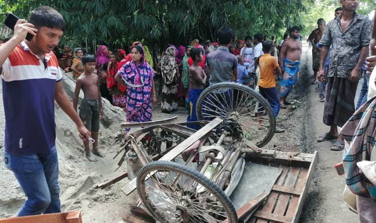 কালীগঞ্জে সড়ক দুর্ঘটনায় নিহত ২, আহত-১