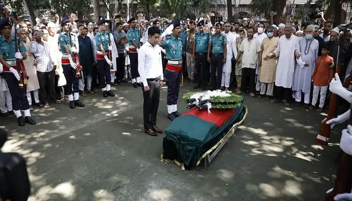 চিরনিদ্রায় শায়িত আকবর আলি খান