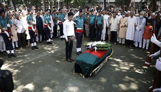 চিরনিদ্রায় শায়িত আকবর আলি খান