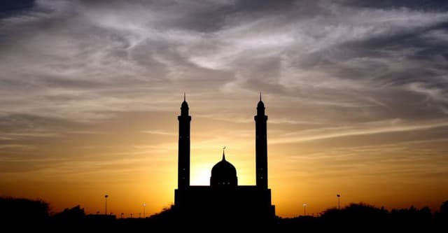 কোনো কিছু ‍নিজের জন্য হারাম বললে কি কাফফারা দিতে হবে?