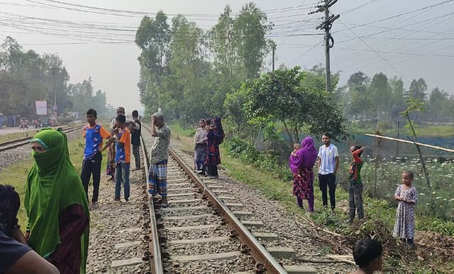 ঠাকুরগাঁওয়ে ট্রেনে কাটা পড়ে নারীর মৃত্যু