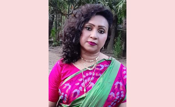 মাকে নির্যাতন করে আলোচনায় শিক্ষা কর্মকর্তা ফেরদৌস আরা, মামলা দায়ের