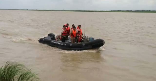 রাজশাহীতে পদ্মায় নৌকাডুবি, নিখোঁজ ৪