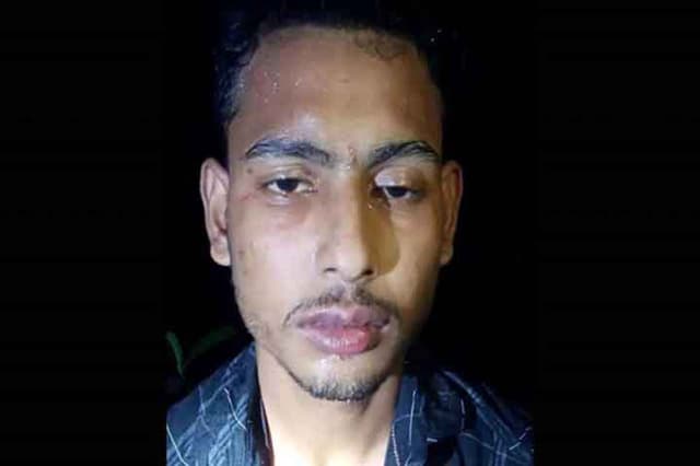 স্কুলছাত্রীর পোশাক পরিবর্তনের ভিডিও ধারণ, যুবকের কারাদন্ড