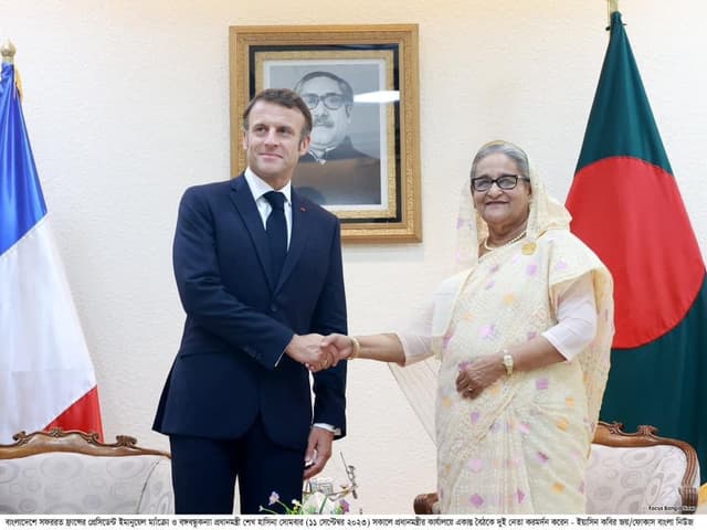 প্রধানমন্ত্রীর কার্যালয়ে বিশেষ আলাপচারিতায় এমানুয়েল ম্যাক্রোঁ