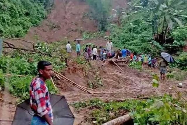 অতিভারী বৃষ্টিপাতের পূর্বাভাস, চট্টগ্রামে ভূমিধসের শঙ্কা