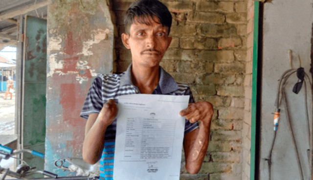 অবশেষে ভোটার হলেন প্রতিবন্ধী মারুফ