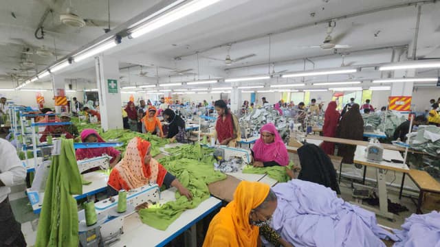 শিল্পাঞ্চলের বন্ধ অধিকাংশ কারখানা খুলেছে আজ