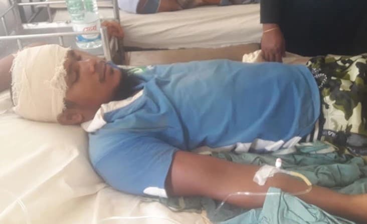 মাস্ক না থাকায় রিকশাচালকের মাথা ফাটালো পরিচ্ছন্নতাকর্মী