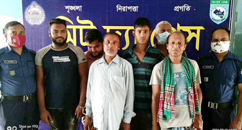 হিলিতে পুলিশের বিশেষ অভিযানে আটক ৭