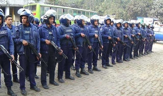 পুলিশে নিয়োগ: ৬ দিনে লাখের বেশি আবেদন
