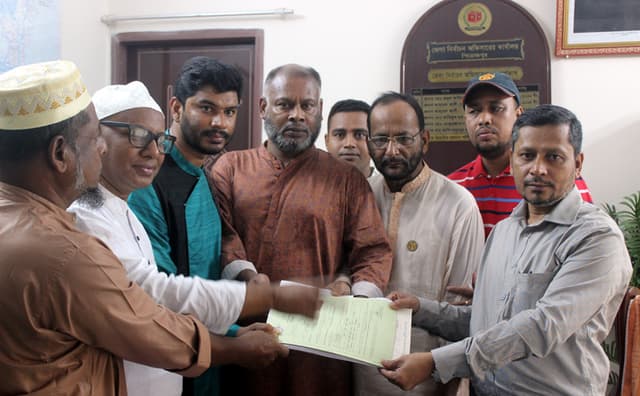 পিরোজপুর জেলা পরিষদ নির্বাচন: সাধারণ সদস্য পদে মনোনয়নপত্র জমা দিলেন সৈয়দ বশির