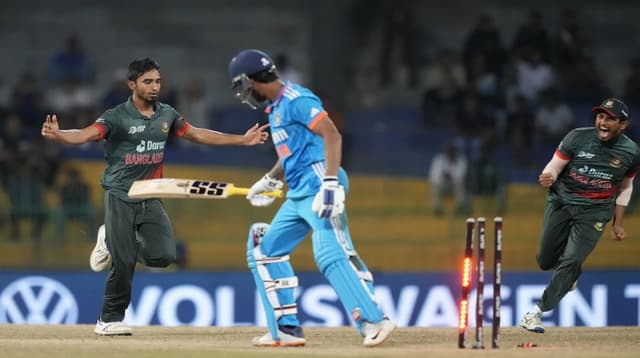 এশিয়া কাপ: অভিষিক্ত তানজিম সাকিবে ধুঁকছে ভারত