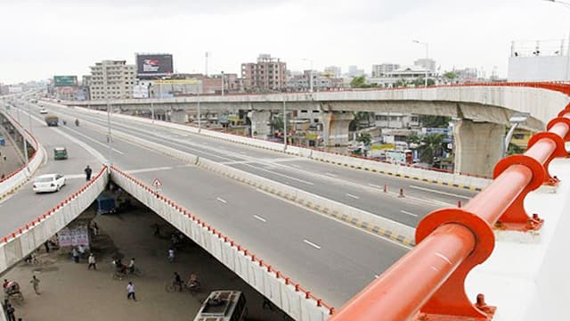 হানিফ ফ্লাইওভারে মোটরসাইকেল দুর্ঘটনায় স্কুলছাত্রের মৃত্যু