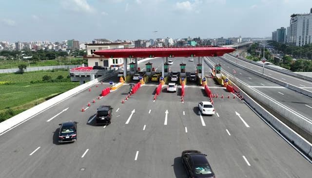 সোমবার থেকে এলিভেটেড এক্সপ্রেসওয়েতে চলবে বাস