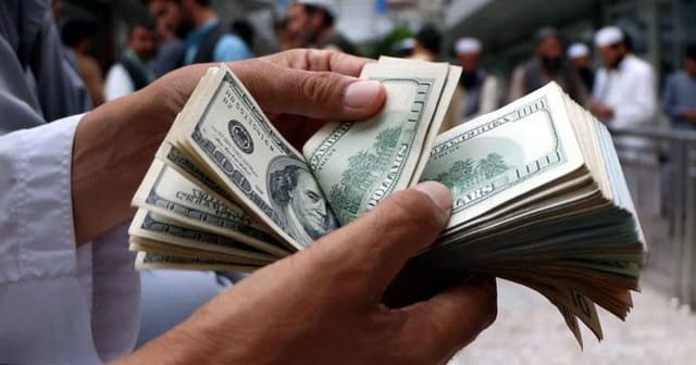 বাড়বে না আর ডলারের দাম, ‘কমবে’