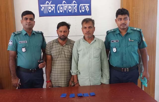 বরিশালে আবাসিক হোটেল থেকে এক হাজার ইয়াবাসহ আটক ২