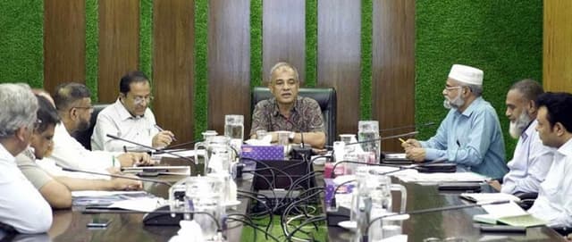 চেলা পেলা নয় , মাদকের গডফাদারদের ধরার নির্দেশ স্বরাষ্ট্র উপদেষ্টার !!!