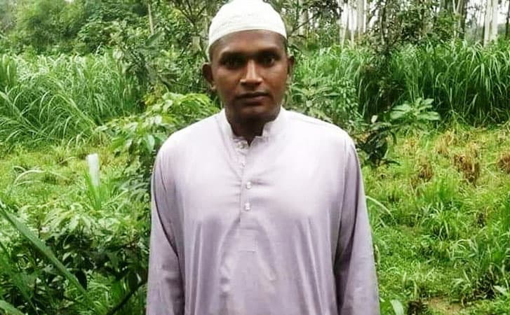 ঘোড়াঘাটে নও-মুসলিম রবিউল ইসলাম একটি ঘর চায়