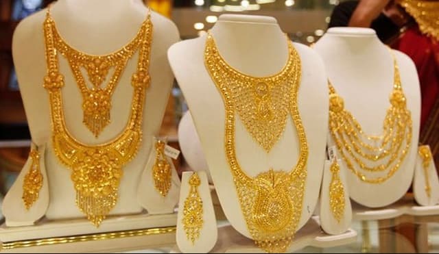 আবারও কমরো স্বর্ণের দাম