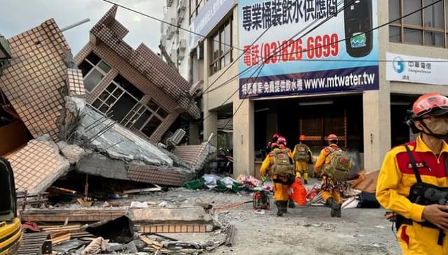 তাইওয়ানে ভূমিকম্প: নিহত ১, ট্রেন লাইনচ্যুত, ভবন ধস