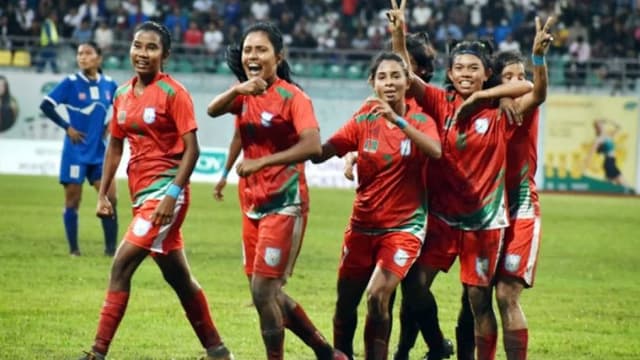 ৩-১ গোলে ইতিহাস গড়ে দক্ষিণ এশিয়ার চ্যাম্পিয়ন বাংলাদেশ