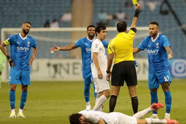 অভিষেকে হলুদ কার্ড ‘অর্জন’ নেইমারের