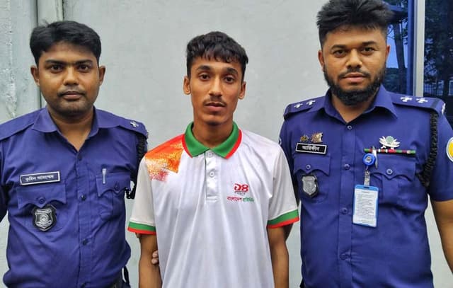 ঝালকাঠিতে হত্যার উদ্দেশ্যে যুবককে কুপিয়ে আহত গ্রেফতার-১