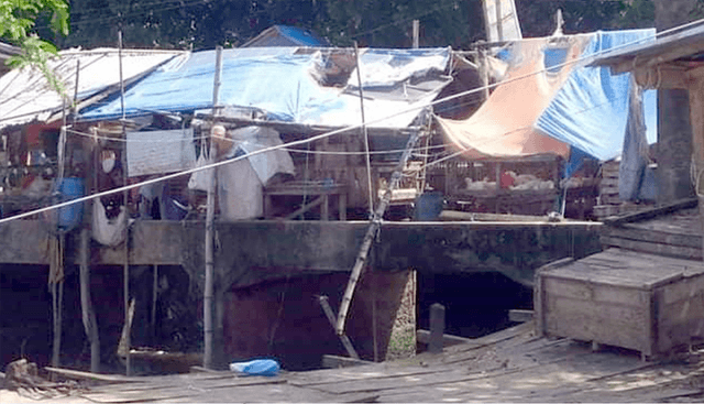 কুয়াকাটায় পরিত্যক্ত কালভার্টে মুরগির ব্যবসা, পরিবেশ দূষণ