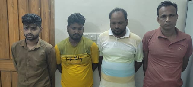 রামগড়ে চোলাই মদসহ ৪ মাদক কারবারি গ্রেপ্তার