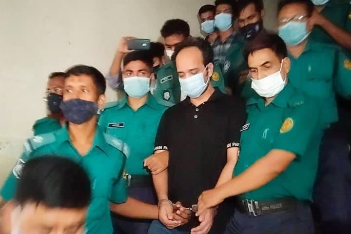 ফের ইভ্যালির রাসেল একদিনের রিমান্ডে
