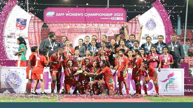 দেশে ফিরলেন সাফ চ্যাম্পিয়ন মেয়েরা