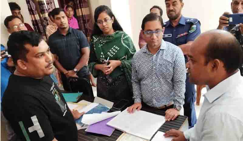সাপাহারে ভূয়া চিকিৎসক আটক, ক্লিনিক বন্ধ
