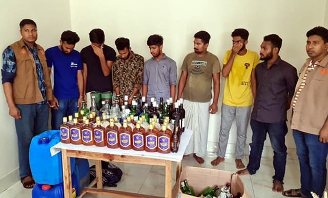 দেশি-বিদেশি মদসহ ফরিদপুরে গ্রেপ্তার ৯
