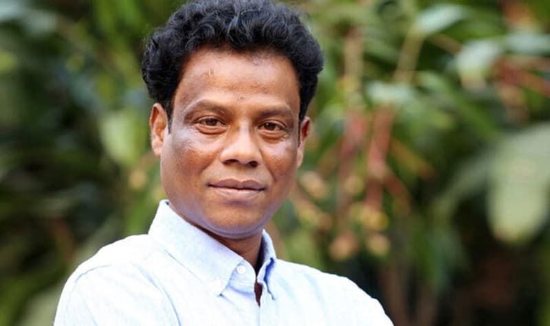 ভালো নেই ইত্যাদির আকবর, পচন ধরেছে পায়ে