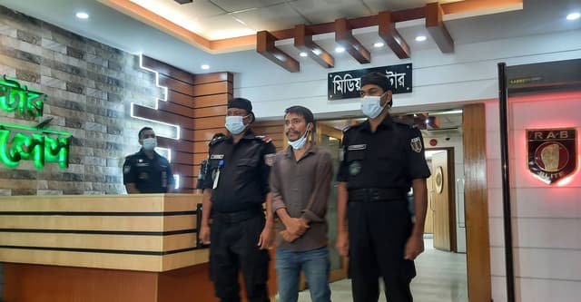 ক্ষোভ ও ডিস মালিকের নির্দেশে রানা হত্যায় জড়ায় তারেক : র‍্যাব