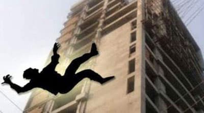 বংশালে ছাদ থেকে পড়ে কলেজছাত্রের মৃত্যু