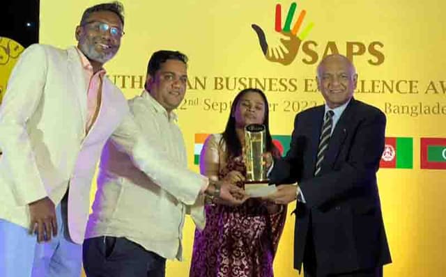 দক্ষিণ এশিয়া বিজনেস এ্যাওয়ার্ড অর্জন করায় এস এম জাকিরকে অভিনন্দন