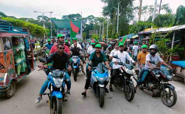 দক্ষিণাঞ্চলে বিএনপির রোডমার্চ, বঙ্গবন্ধু উদ্যানে জড়ো হচ্ছেন নেতা-কর্মীরা