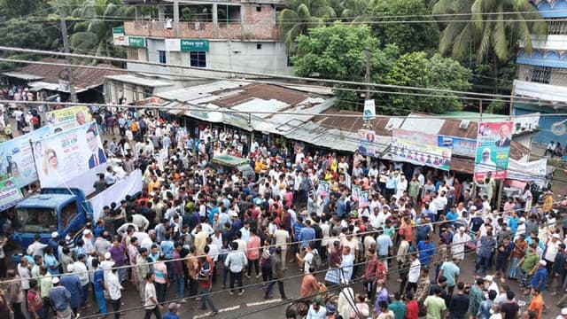 ঝালকাঠিতে বিএনপির রোড মার্চ অনুষ্ঠিত