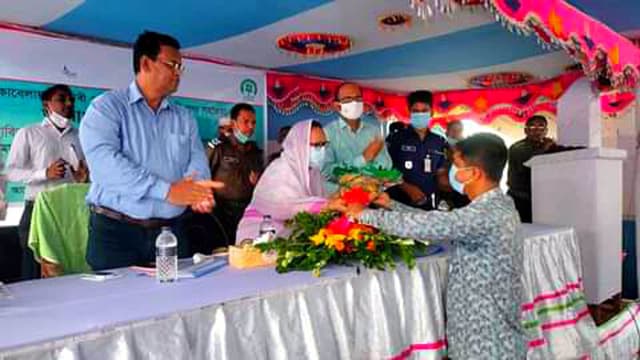 মোংলায় ৪ সহস্রাধিক পরিবারকে পণ্য সহায়তা কার্যক্রম উদ্বোধন