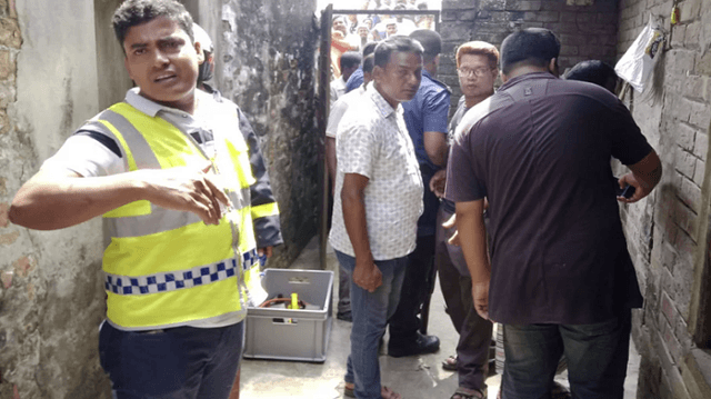 বাইরে তালা, ঘরে স্বামী-স্ত্রীর হাত-মুখ বাঁধা মরদেহ