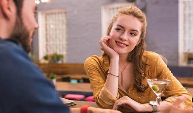 যে ধরণের ছেলে দেখলে মেয়েরা ‘ক্রাশ’ খায়