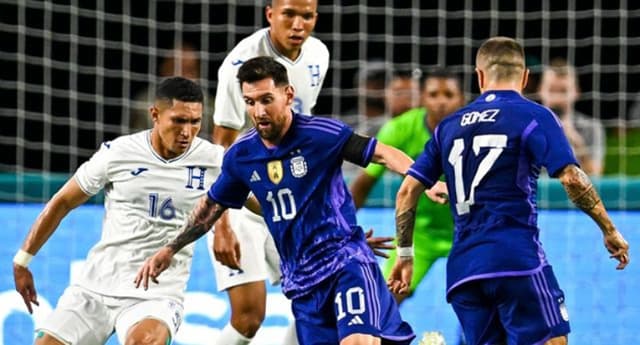 মেসির জোড়া গোলে আর্জেন্টিনার বড় জয়