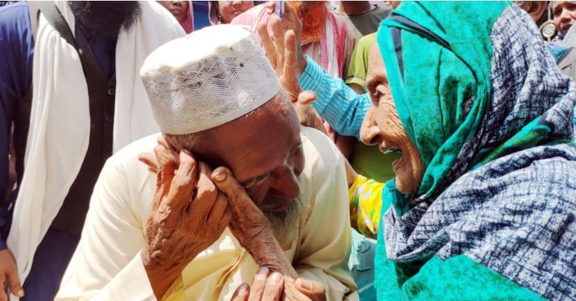 ৭০ বছর পর মায়ের বুকে ফিরলেন ছেলে