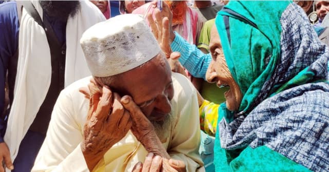 ৭০ বছর পর মায়ের বুকে ফিরলেন ছেলে