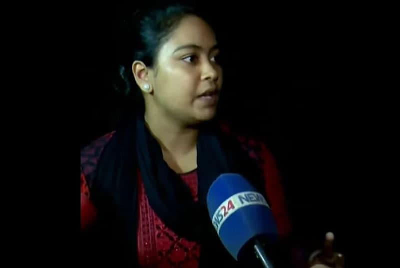 সুন্দরীদের বাছাই করে কু-প্রস্তাব দিতেন ছাত্রলীগ নেত্রী!