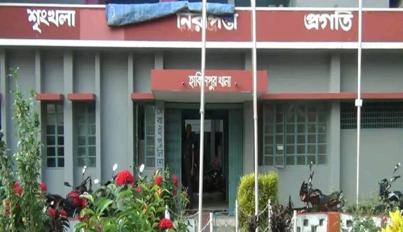 হিলিতে আদিবাসী নারী নিহতের ঘটনায় আরোহী আটক