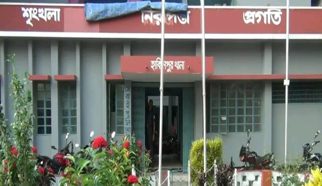 হিলিতে আদিবাসী নারী নিহতের ঘটনায় আরোহী আটক