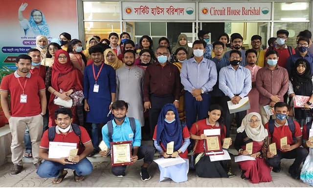 বরিশালে তথ্য অধিকার আইন বিষয়ক বিতর্ক প্রতিযোগিতা